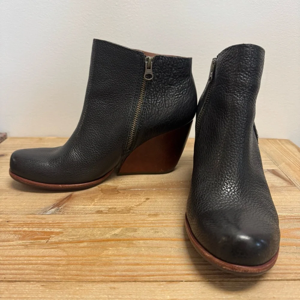 Kor-Ease Natalya Burnished Black‎ Leather Demi Wedge Boot Size 9.5